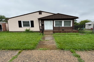 8269 Orchard Ave, Warren MI, 48089, 2 bedrooms, 1 bath house for sale