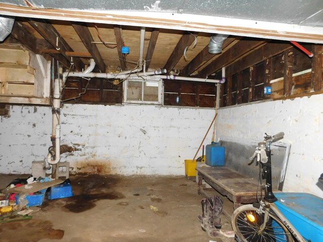 816 Normal Ct, Kalamazoo, MI 49007 - view of unfinished below grade area