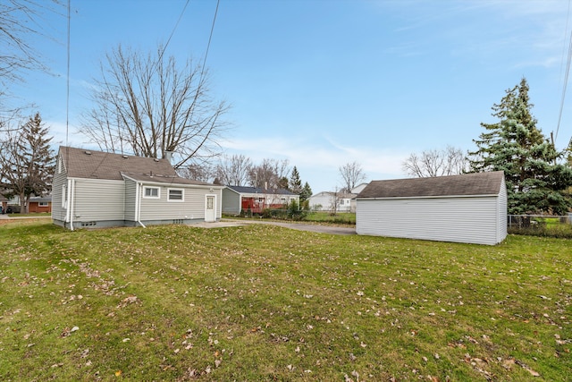 5570 Meadow View St, Sterling Heights, MI 48310 - view of yard with an outbuilding