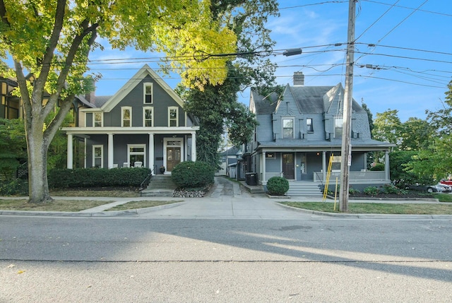 view of front facade with a porch