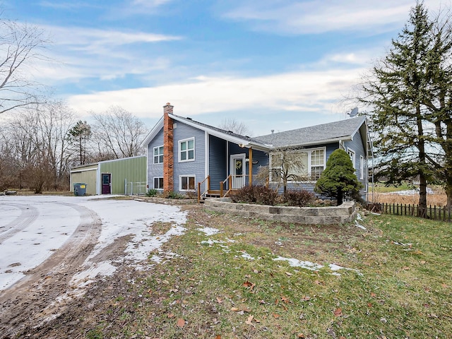 view of front of property