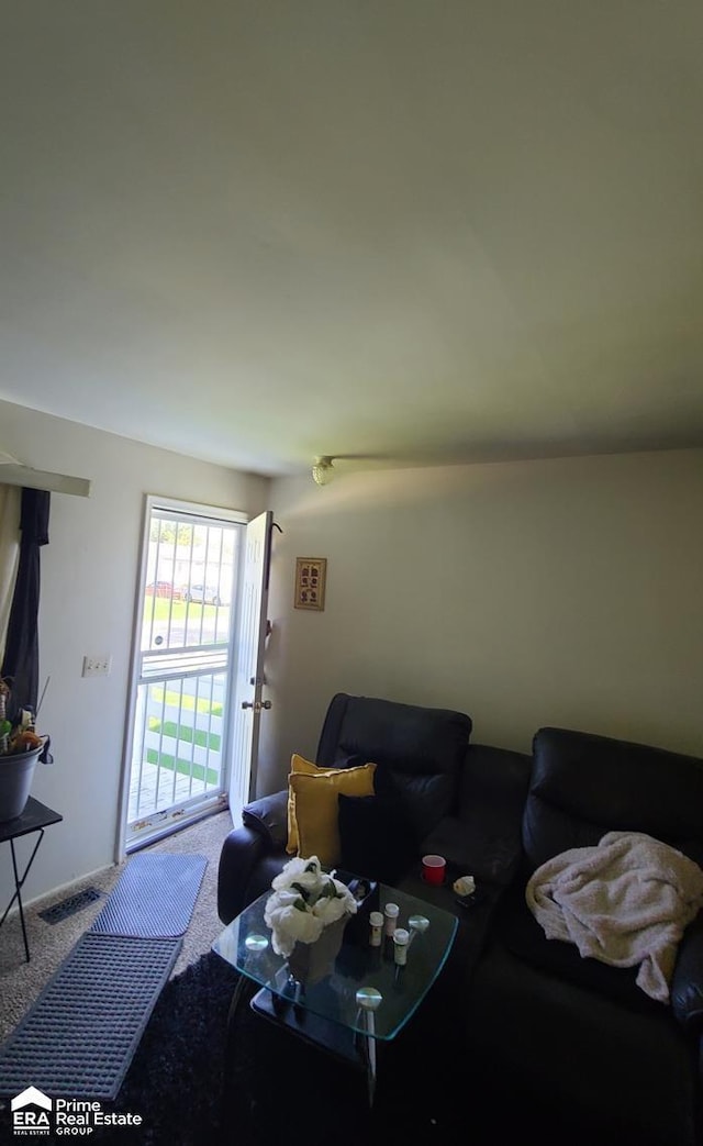 2273 Toby Beth Dr, Flint, MI 48505 - living area featuring carpet flooring