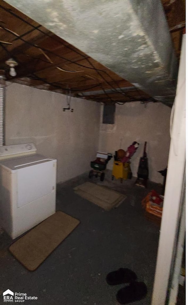 2273 Toby Beth Dr, Flint, MI 48505 - below grade area featuring washer / dryer