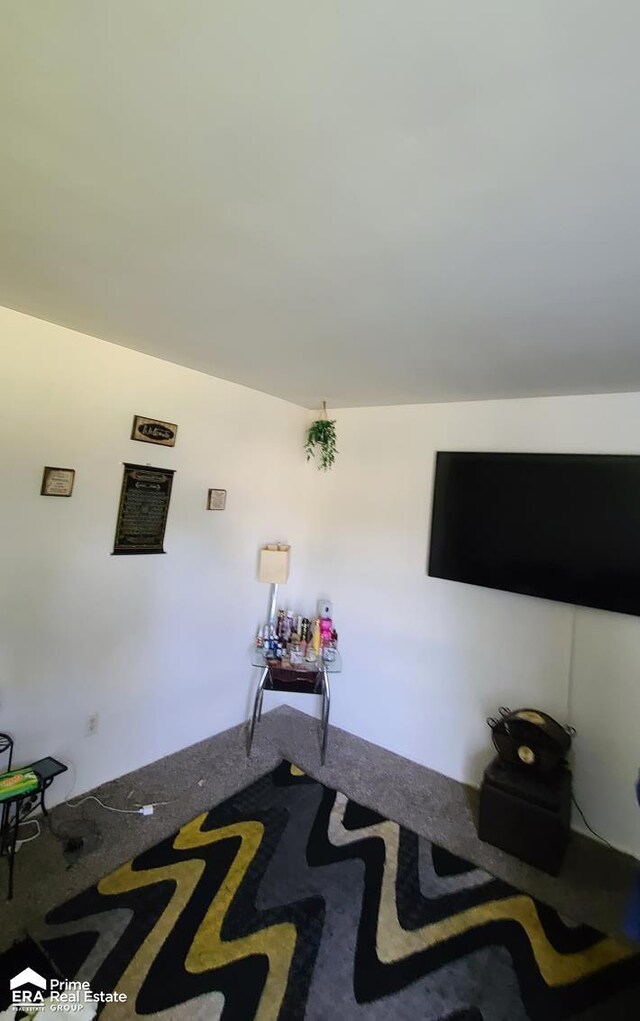2273 Toby Beth Dr, Flint, MI 48505 - view of carpeted living room