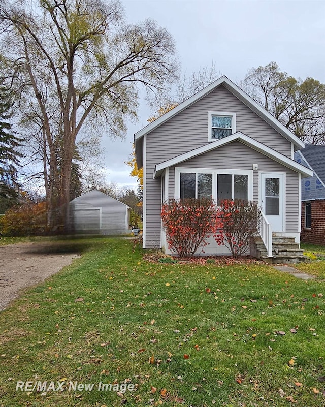 view of front of property with a front lawn