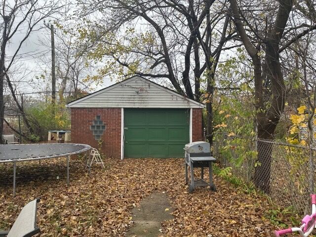 garage featuring a trampoline