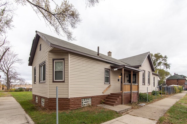 view of front of house with a front yard