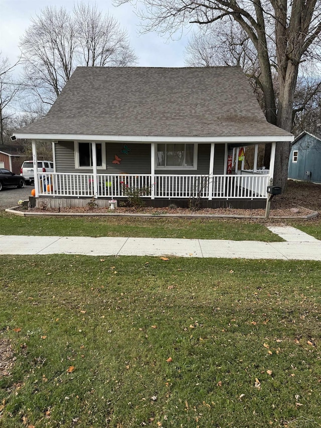 518 W Belle Ave, Saint Charles, MI 48655 - farmhouse inspired home with covered porch and a front yard