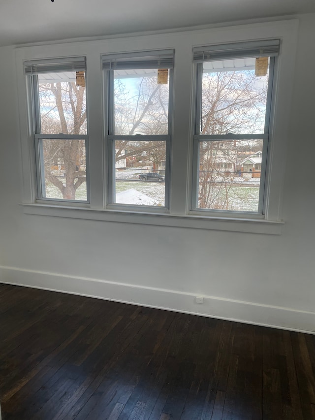 interior details with hardwood / wood-style floors