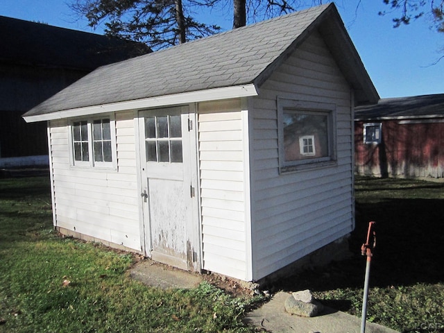 view of outbuilding