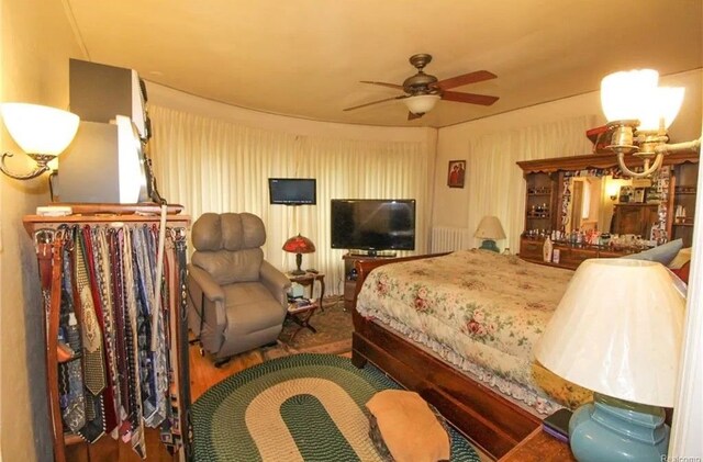 90 Edison St, Detroit, MI 48202 - bedroom featuring radiator and a ceiling fan