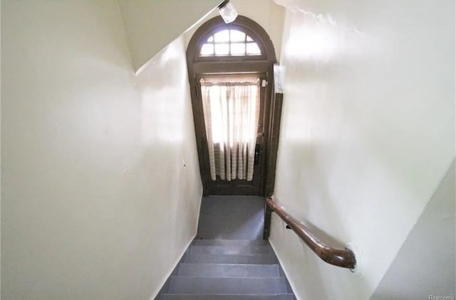90 Edison St, Detroit, MI 48202 - view of stairs