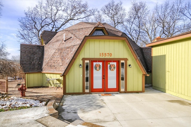 view of outbuilding