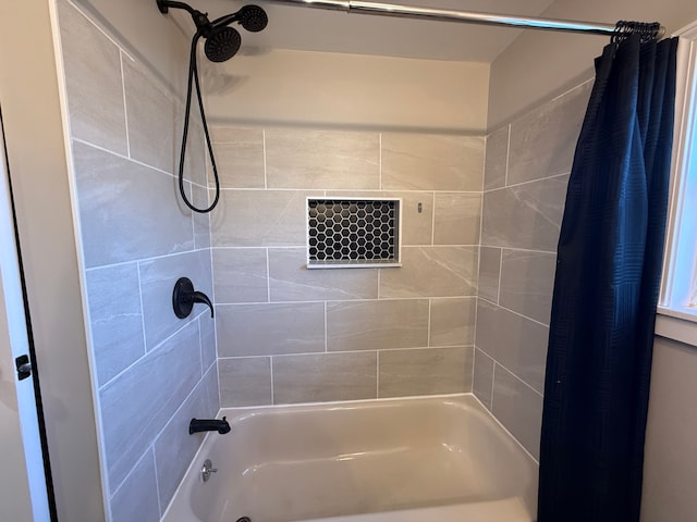 bathroom featuring shower / bath combo