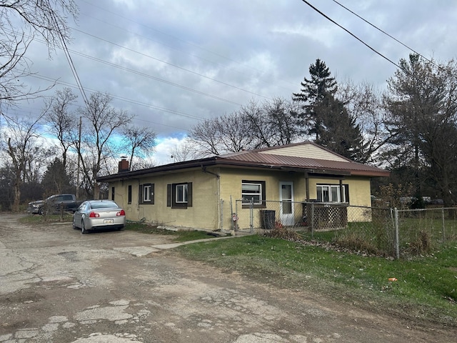 view of front of property