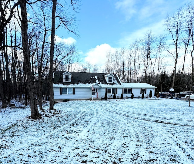 view of front of property