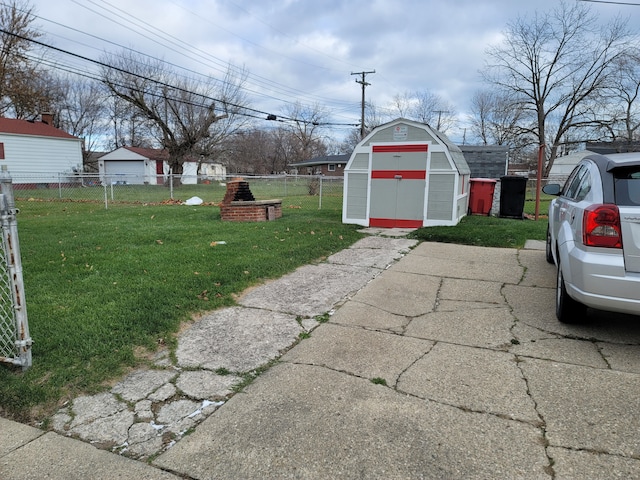 exterior space featuring a lawn