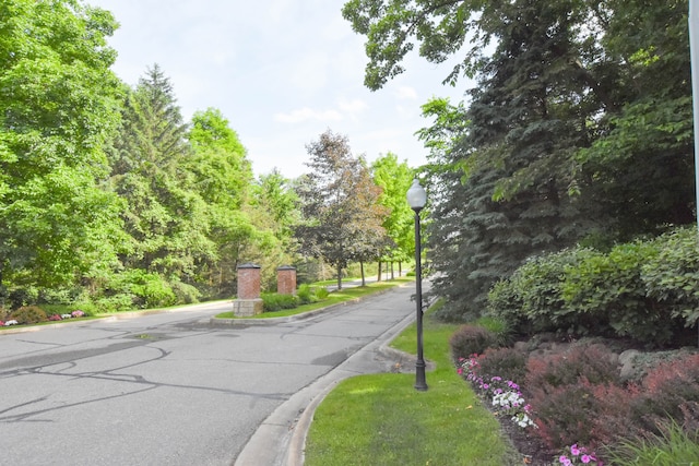 35 Shannon Glen Dr, Fenton, MI 48430
