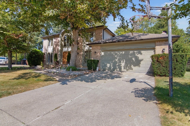 view of front of home with a front yard