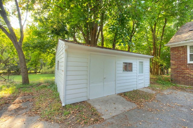 view of outdoor structure