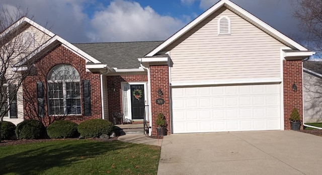 view of front of property with a front yard