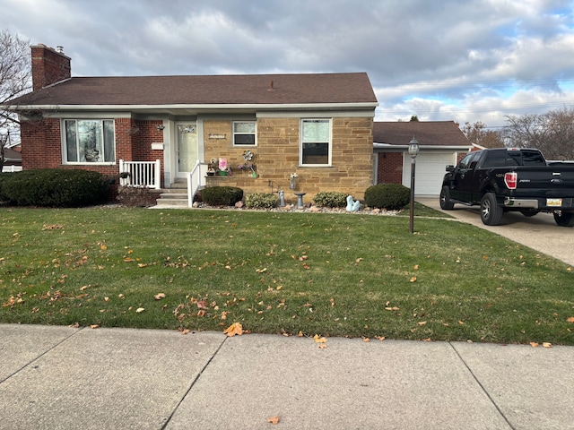 view of front of property featuring a front lawn