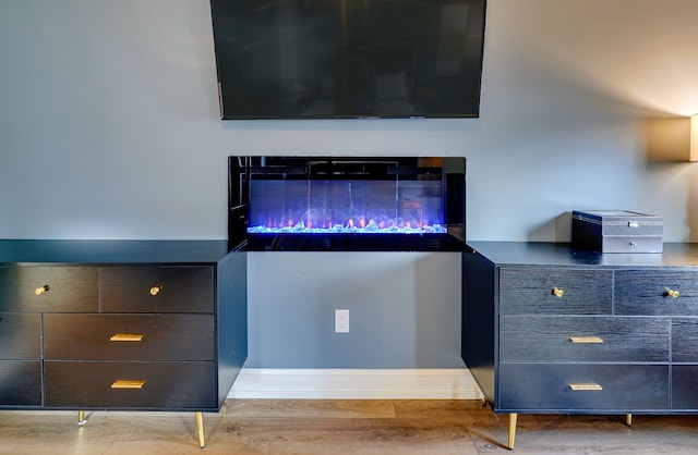 room details featuring hardwood / wood-style flooring