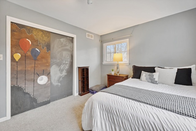 bedroom with carpet flooring