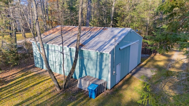 view of outbuilding