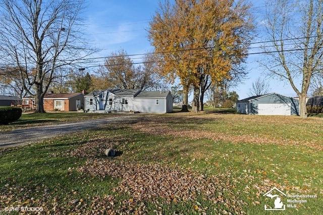 view of front of home with a front lawn