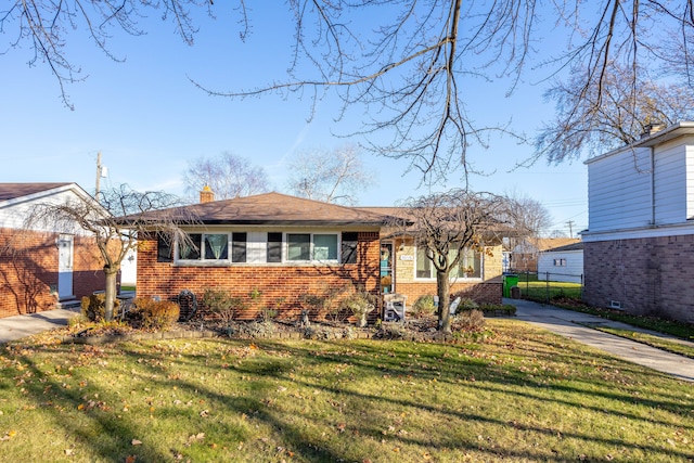 view of front of house with a front yard