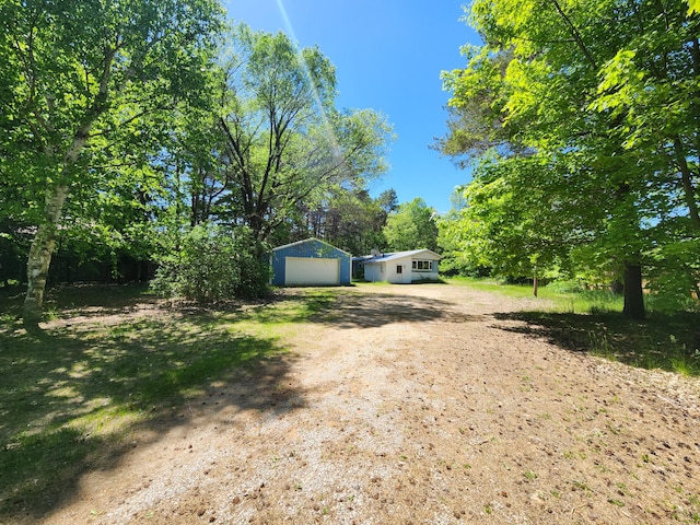 Listing photo 2 for 9646 Jouppi Rd, Kaleva MI 49645