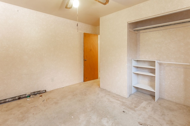 unfurnished bedroom featuring a closet and ceiling fan