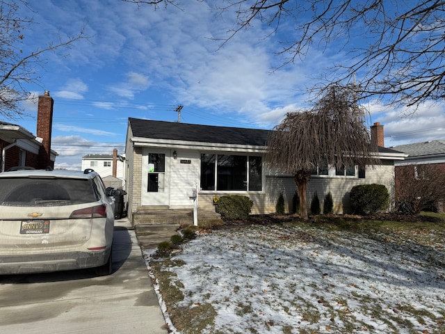 view of front of property