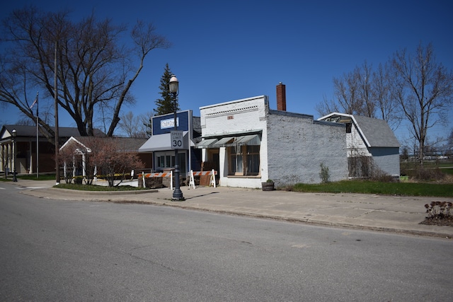 view of front of house