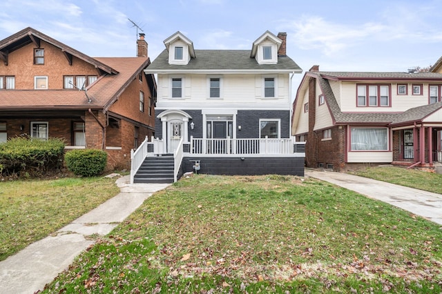 view of front of house with a front lawn