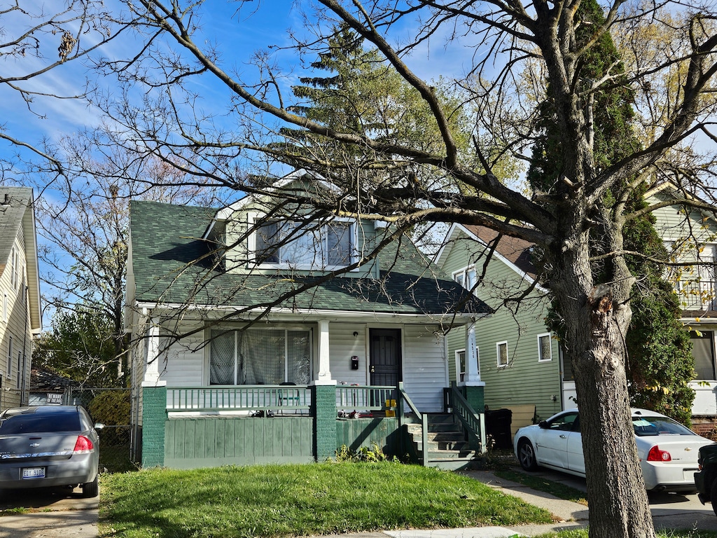 view of front of house with covered porch