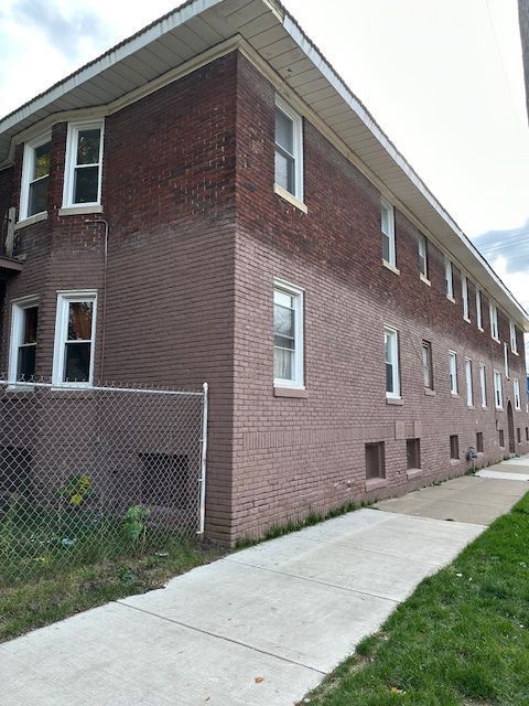 view of side of property