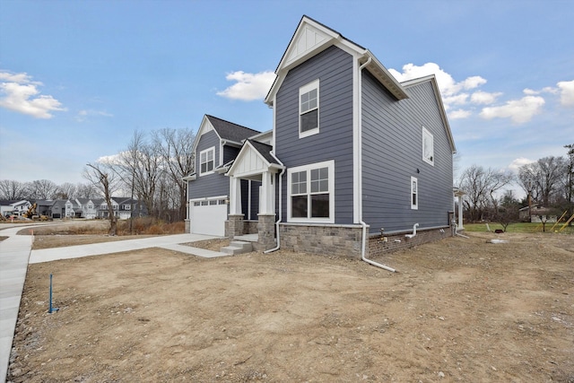 view of front facade featuring a garage