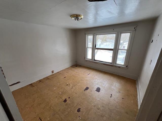 620 Cedar St, Breckenridge, MI 48615