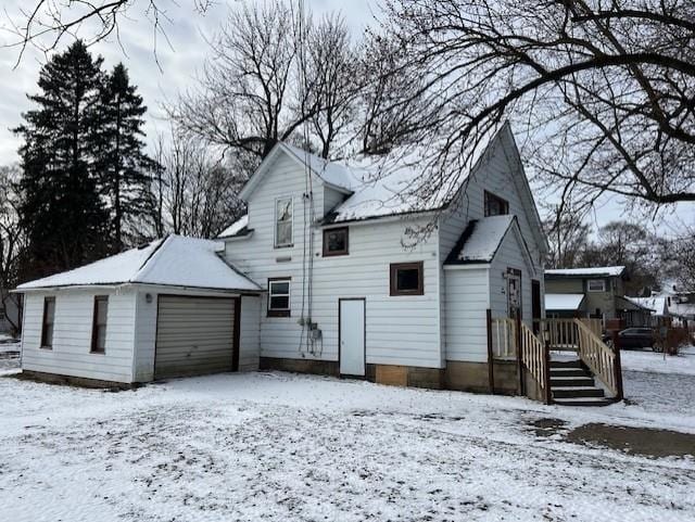 620 Cedar St, Breckenridge, MI 48615
