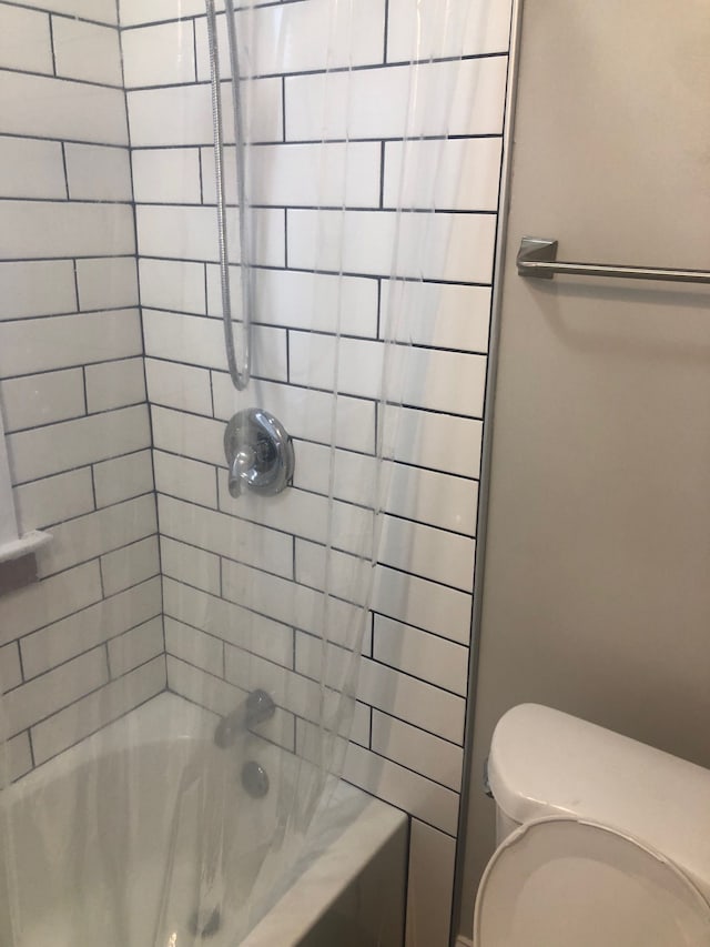 3918 Nottingham Rd, Detroit, MI 48224 - bathroom with shower / tub combination and toilet