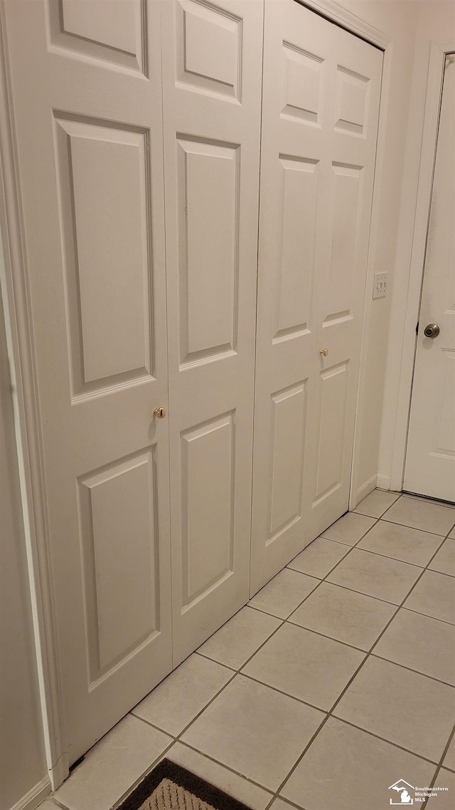 26926 Reaume, Trenton, MI 48183 - detailed view of baseboards