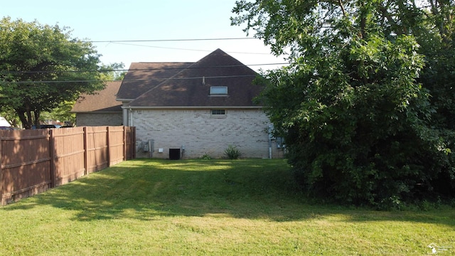 view of yard featuring central AC