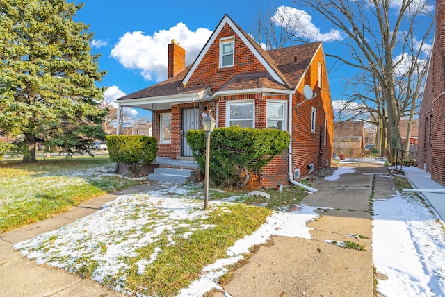 view of front of house featuring a front yard