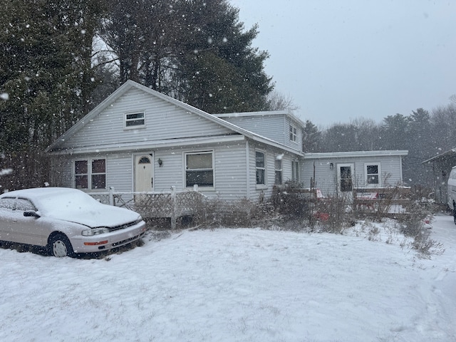 view of front of property