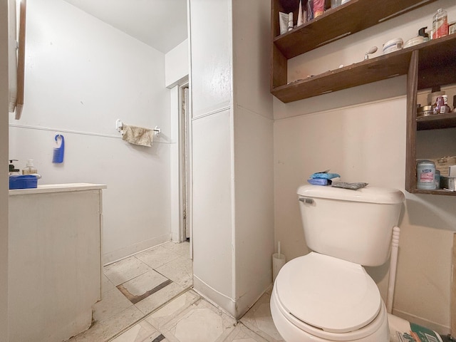 bathroom featuring toilet