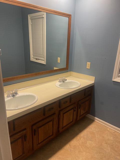 bathroom with vanity