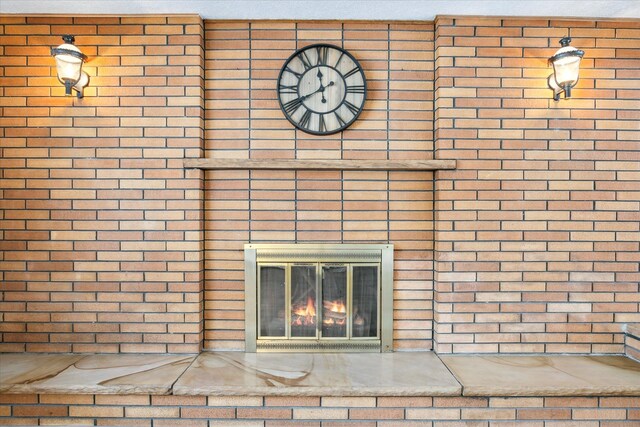 room details featuring a fireplace