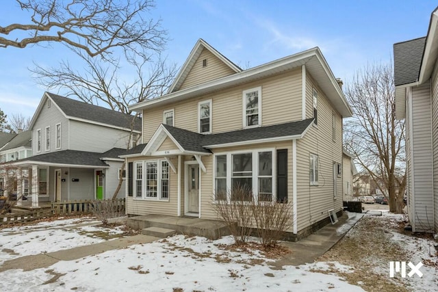 front facade featuring a porch